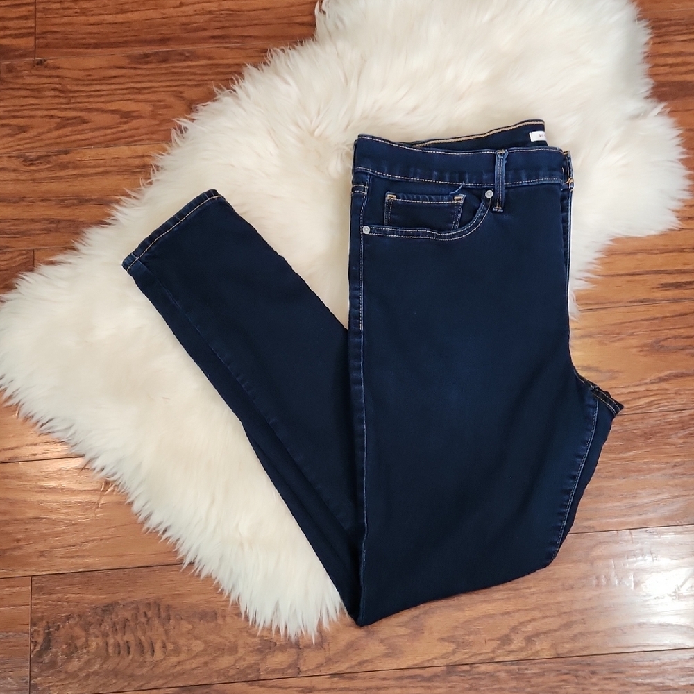 Levi's Dark Wash Shaping Skinny Jeans